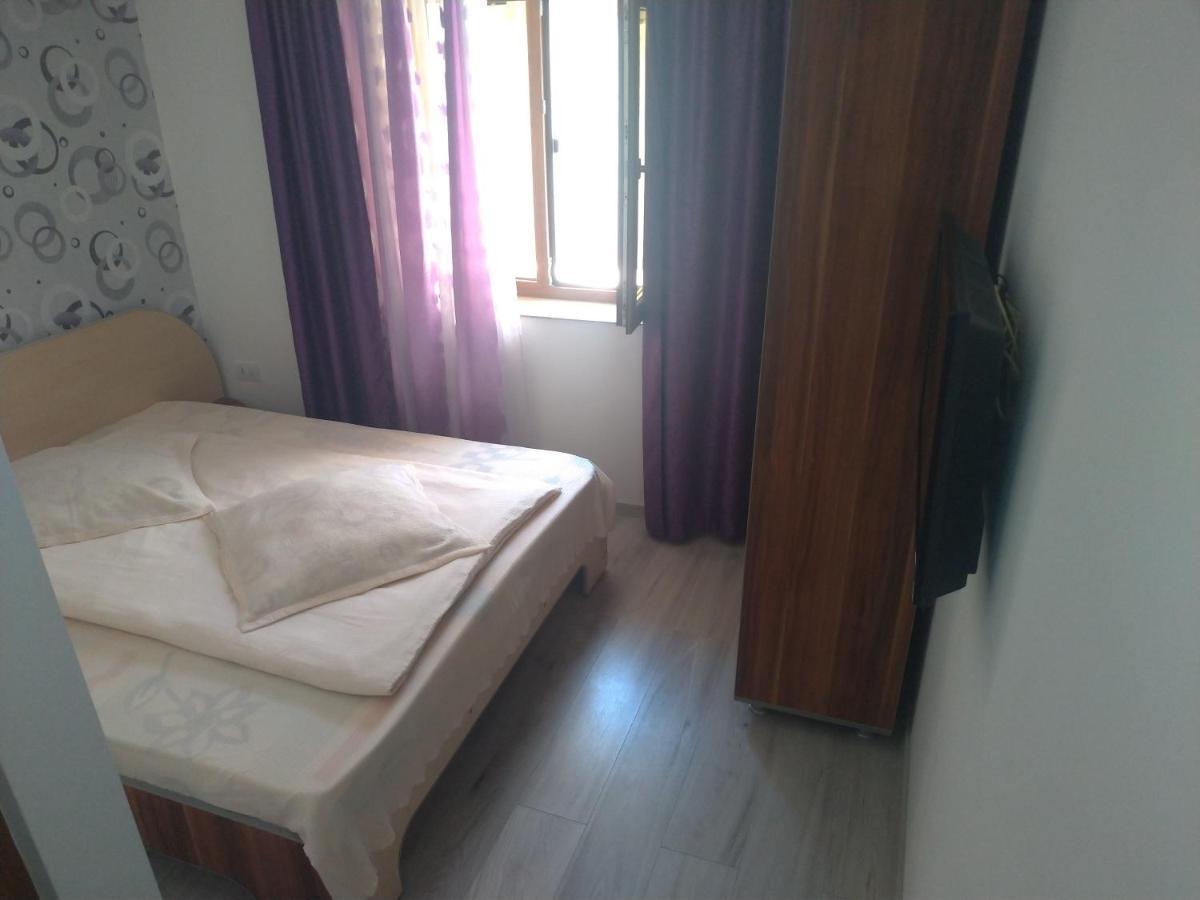 Hotel Casa Elena à Două Mai Extérieur photo