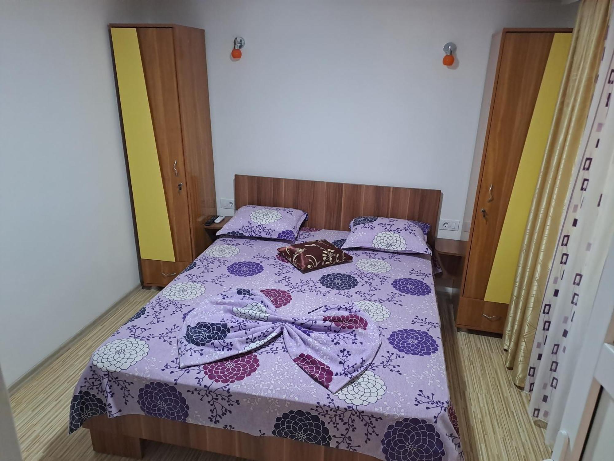 Hotel Casa Elena à Două Mai Extérieur photo