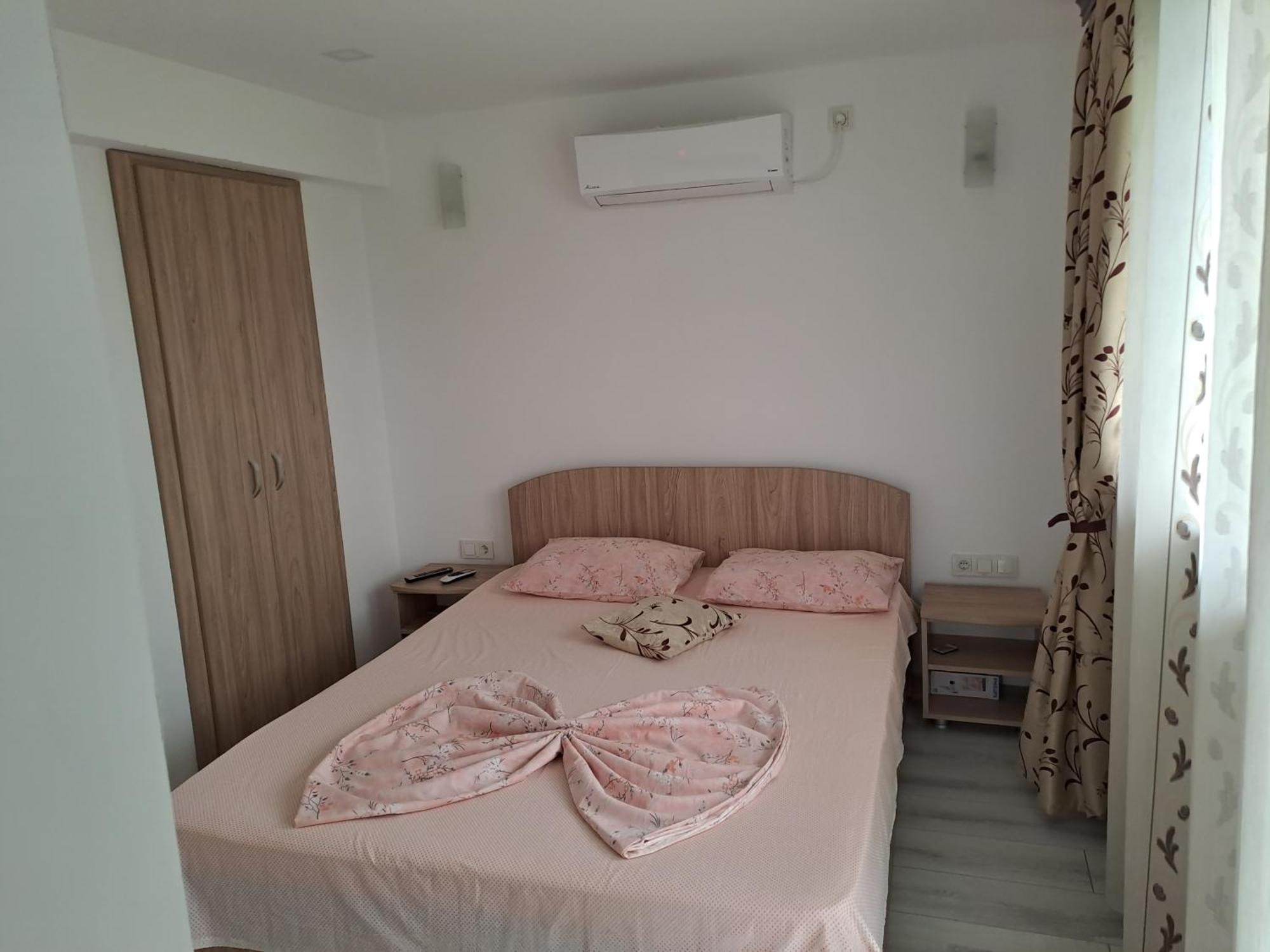 Hotel Casa Elena à Două Mai Chambre photo