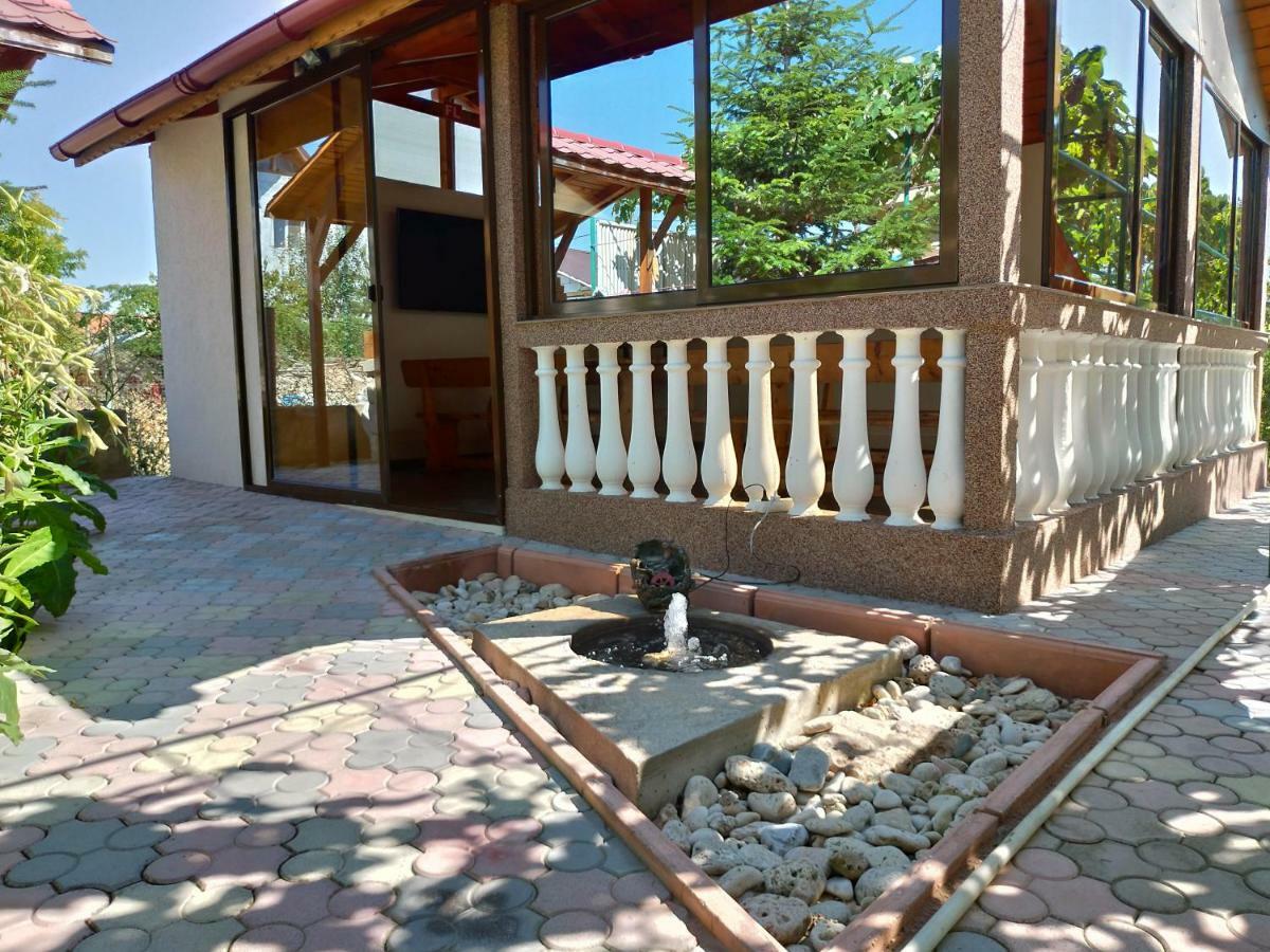 Hotel Casa Elena à Două Mai Extérieur photo
